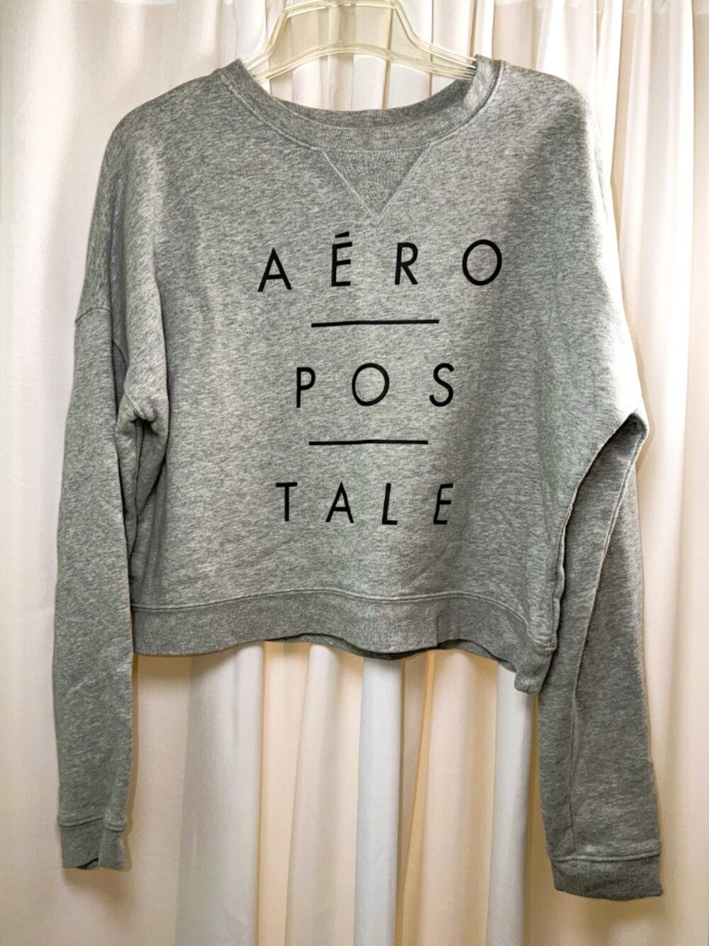 Women's Aeropostale Gray Long Sleeve Cropped Top Sweatshirt, Medium